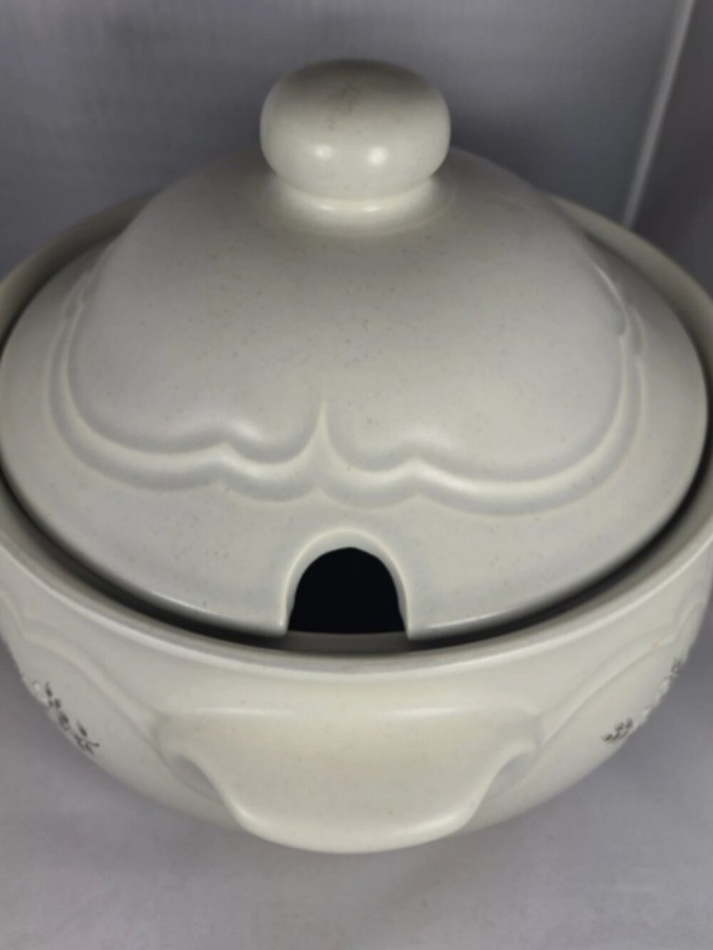 Vintage Pfaltzgraff USA Heirloom Soup Tureen 160 3.5 Qt Stoneware Floral w/ Lid - Picture 3 of 11